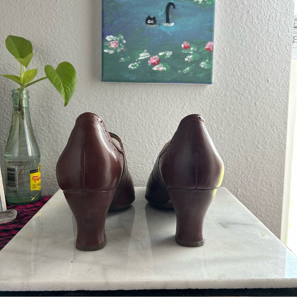 Clark’s Artisan victorian academia brown leather peep toe pumps - Picture 6 of 10